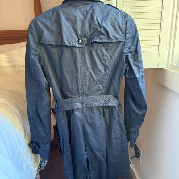 Burberry Trench - Picture 3 of 3